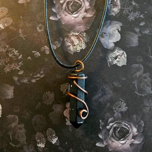 Handmade made copper wire and black stone necklace! 🖤